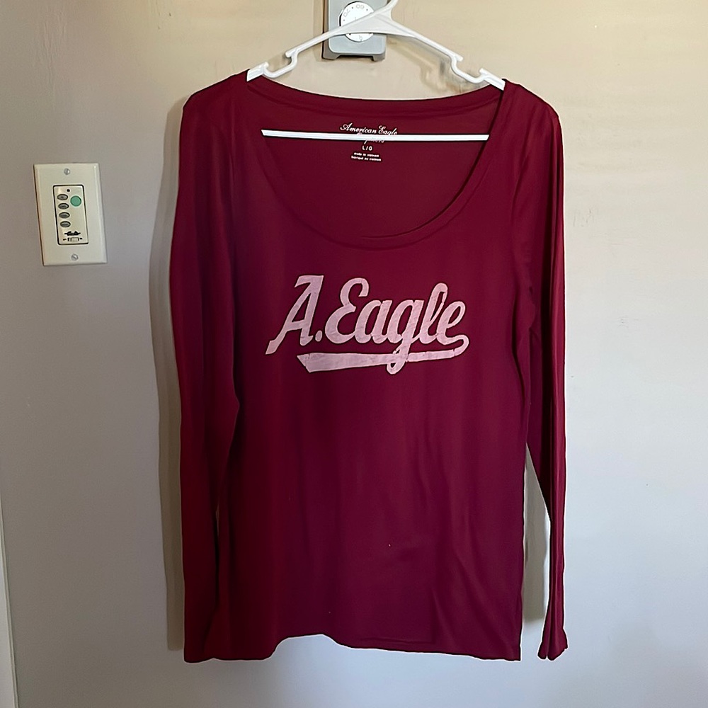 American Eagle long sleeve scoop neck Tshirt
